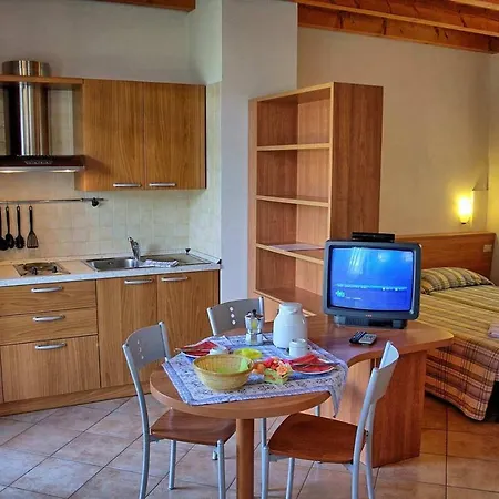 Aparthotel La Caletta Bolognese Brenzone sul Garda Exterior foto