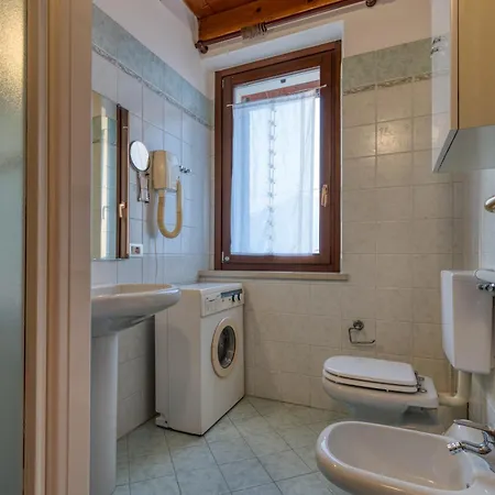 Aparthotel La Caletta Bolognese Brenzone sul Garda Quarto foto